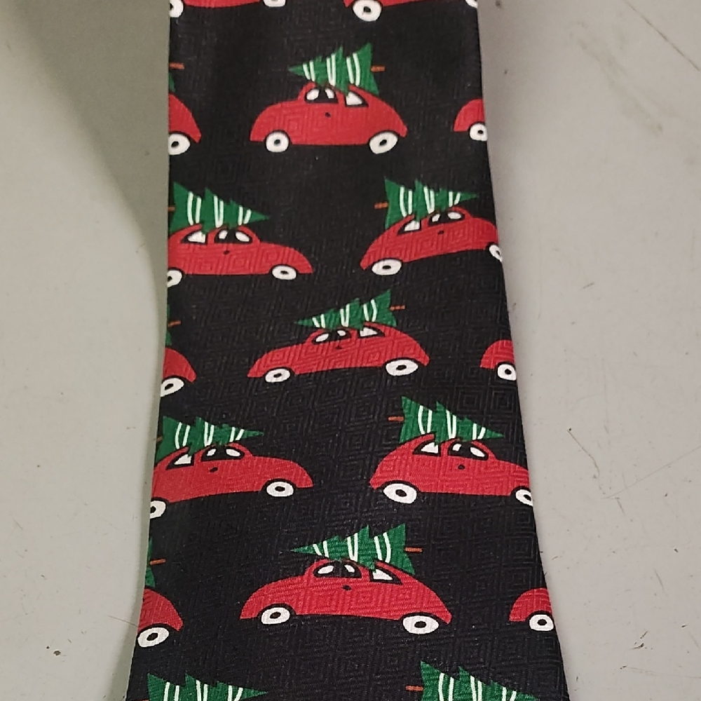 Festive Red and Green Car Pattern Tie